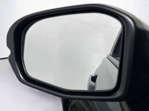 Used 2025 Honda HR-V LX image 31