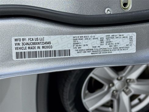 Used 2022 Jeep Compass Latitude FWD image 31