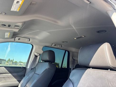 Used 2017 Chevrolet Tahoe LT w/ Luxury Package AWD/4WD image 18
