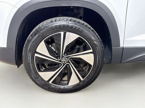 Used 2023 Volkswagen Taos SE AWD/4WD image 29
