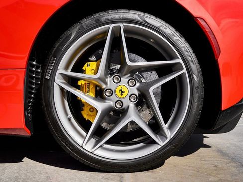 Used 2022 Ferrari F8 Tributo image 30