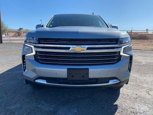 Used 2024 Chevrolet Suburban LT RWD image 24
