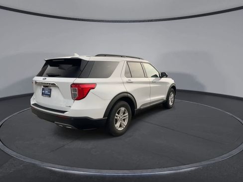 Used 2020 Ford Explorer XLT w/ Equipment Group 202A image 8