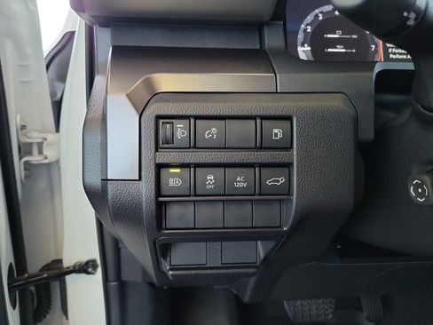 Certified 2025 Toyota 4Runner TRD Off-Road Premium AWD/4WD image 11