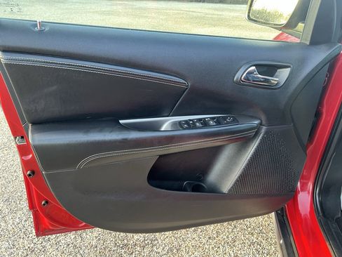 Used 2015 Dodge Journey Crossroad w/ Flexible Seating Group image 23