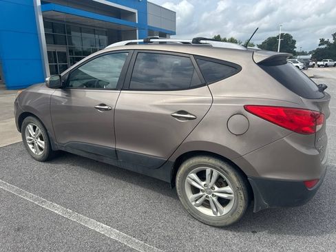 Used 2013 Hyundai Tucson GLS FWD image 2