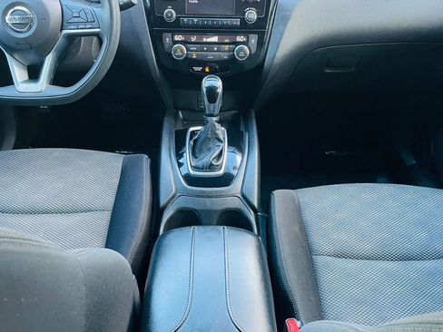Used 2017 Nissan Rogue Sport SV FWD image 15