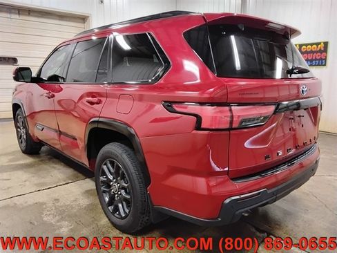 Used 2023 Toyota Sequoia Platinum image 6