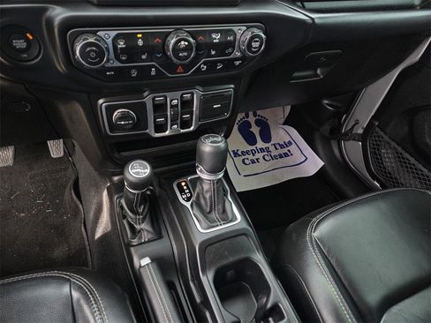 Used 2018 Jeep Wrangler Unlimited Sahara w/ Cold Weather Group image 13