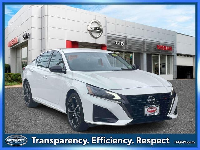 Certified 2023 Nissan Altima 2.5 SR FWD image 1