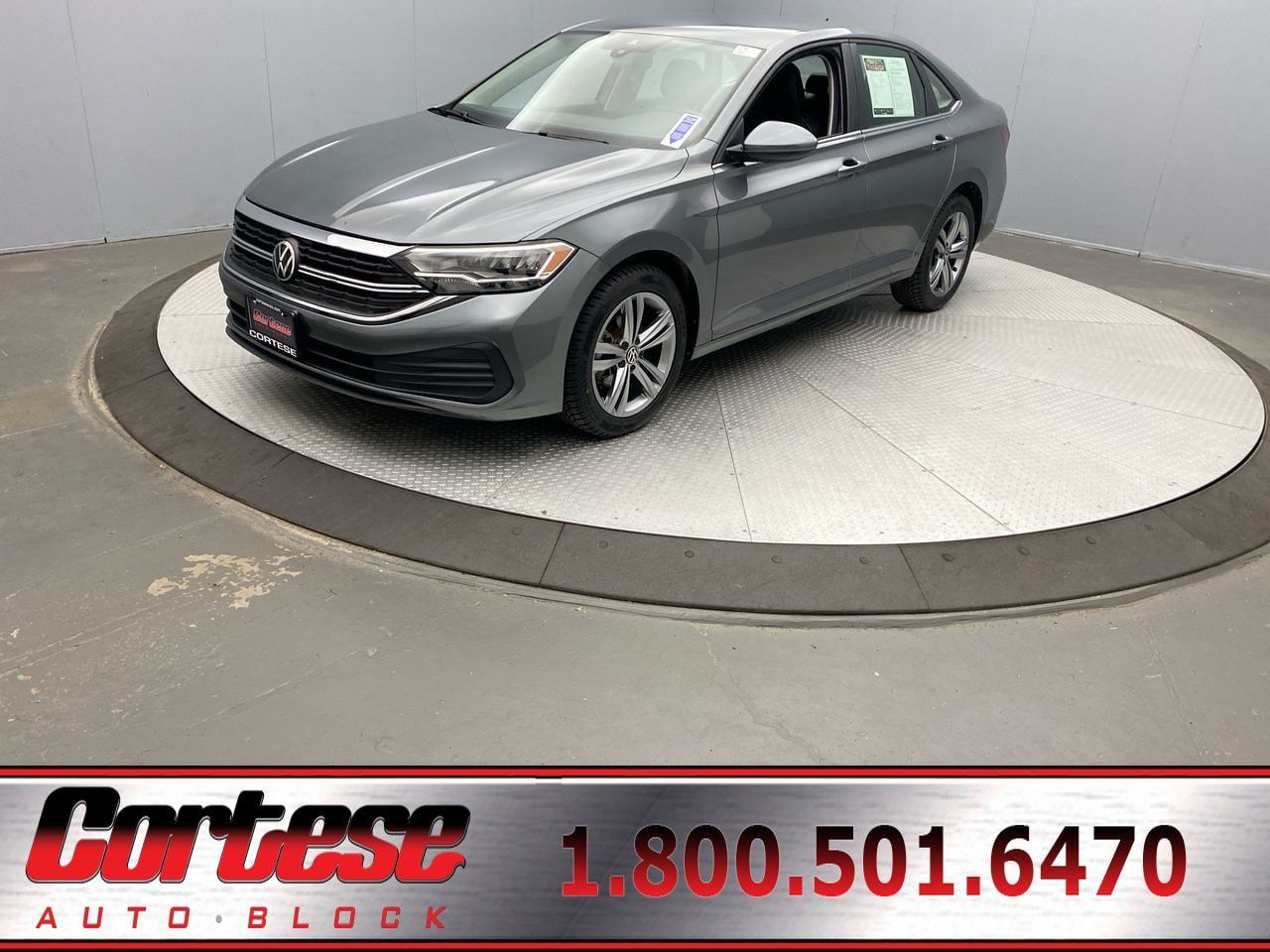 Used 2024 Volkswagen Jetta SE FWD image 1