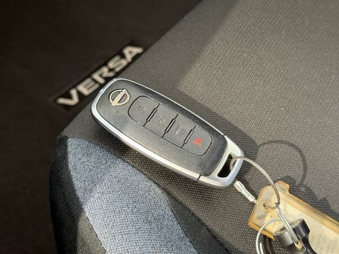 Used 2025 Nissan Versa SV w/ Trunk Package FWD image 21