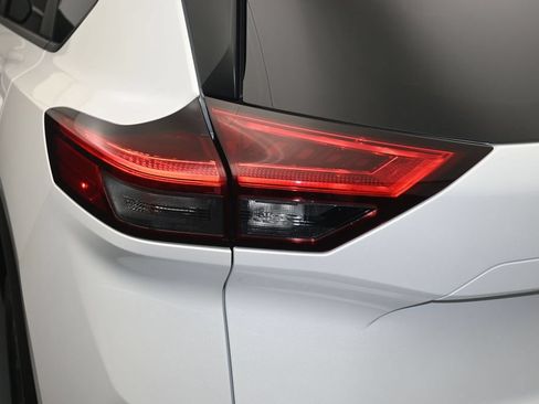 Certified 2026 Nissan Rogue SV AWD/4WD image 12