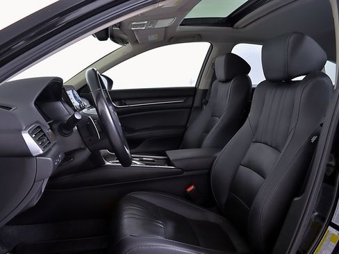 Used 2021 Honda Accord Touring image 14