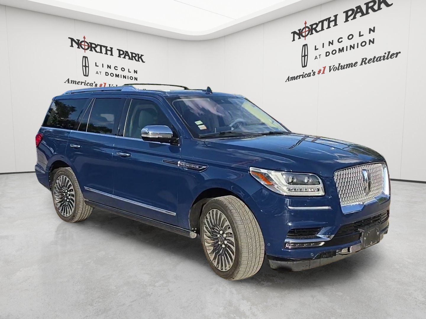 Used 2018 Lincoln Navigator Black Label w/ Cargo Package AWD/4WD image 7