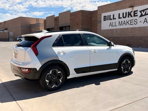Used 2023 Kia Niro Wave FWD image 8