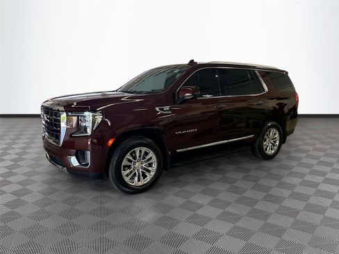 Used 2022 GMC Yukon SLT w/ SLT Luxury Package AWD/4WD image 3