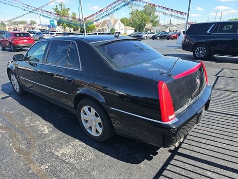Used 2006 Cadillac DTS w/ Sun And Sound Package FWD image 10