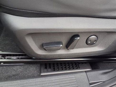 New 2025 Nissan Rogue Platinum w/ Tech Package image 17