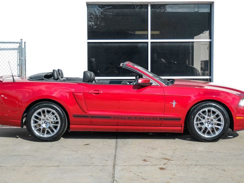 Used 2013 Ford Mustang Premium image 7