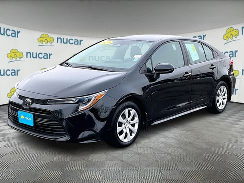 Used 2024 Toyota Corolla LE image 3