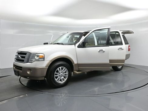 Used 2014 Ford Expedition EL XLT w/ Equipment Group 202A image 28