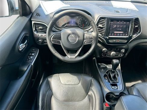 Used 2019 Jeep Cherokee Limited image 20