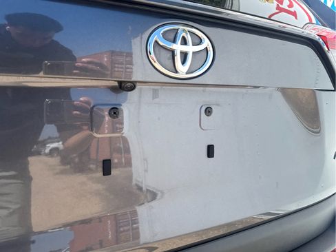 Used 2023 Toyota RAV4 LE FWD image 18