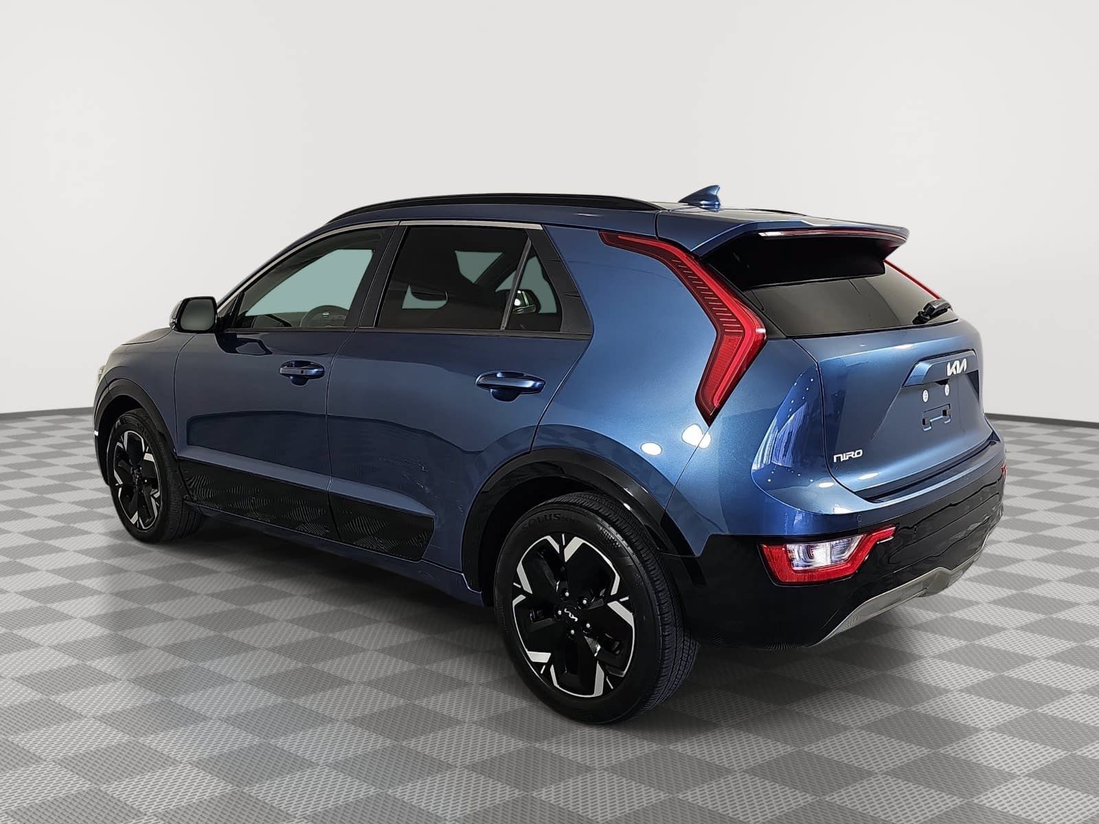 Used 2023 Kia Niro Wind w/ Wind Preserve Package FWD image 6