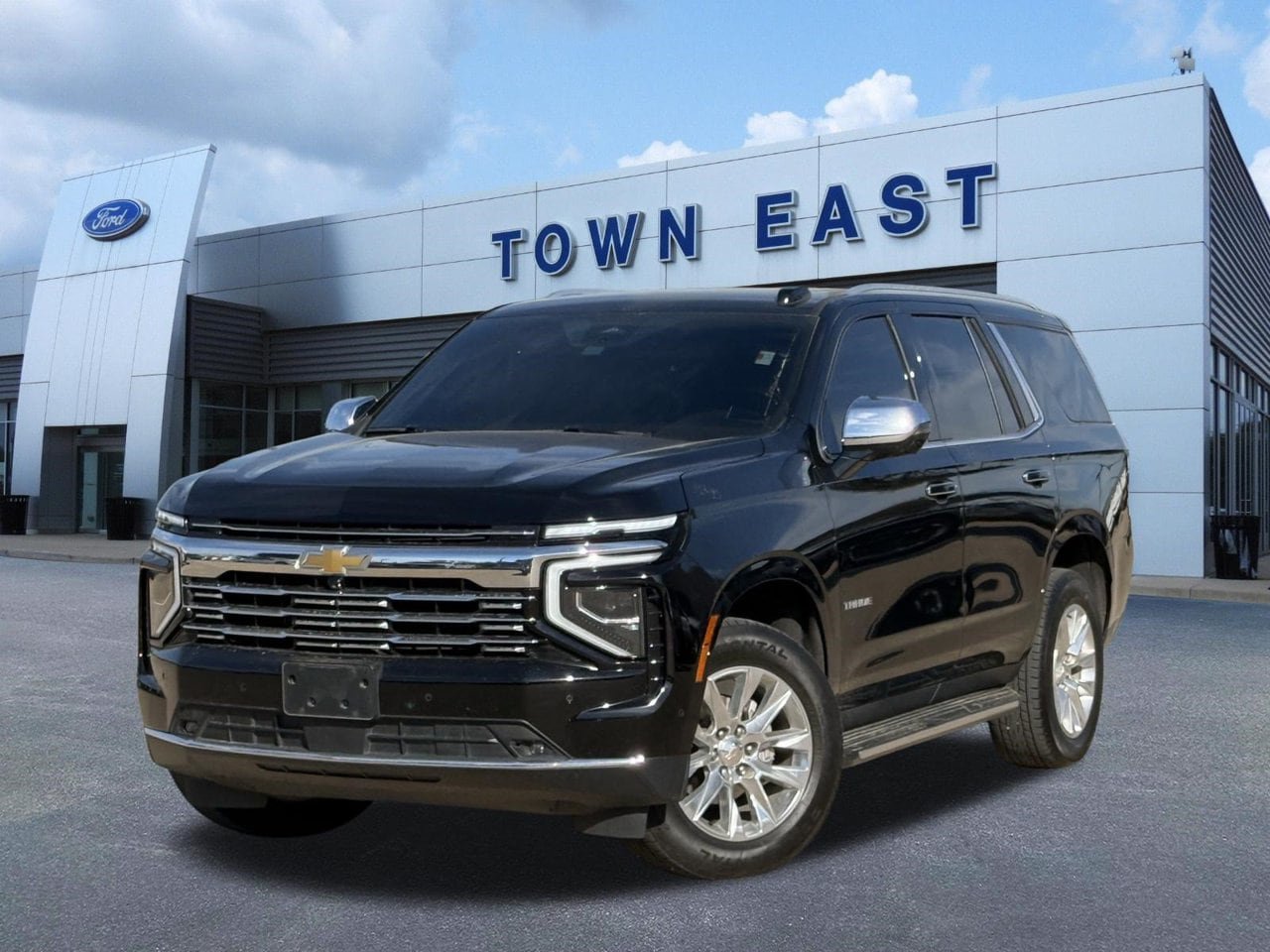 Used 2025 Chevrolet Tahoe Premier AWD/4WD image 1