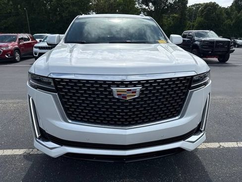 Used 2024 Cadillac Escalade Luxury RWD image 8