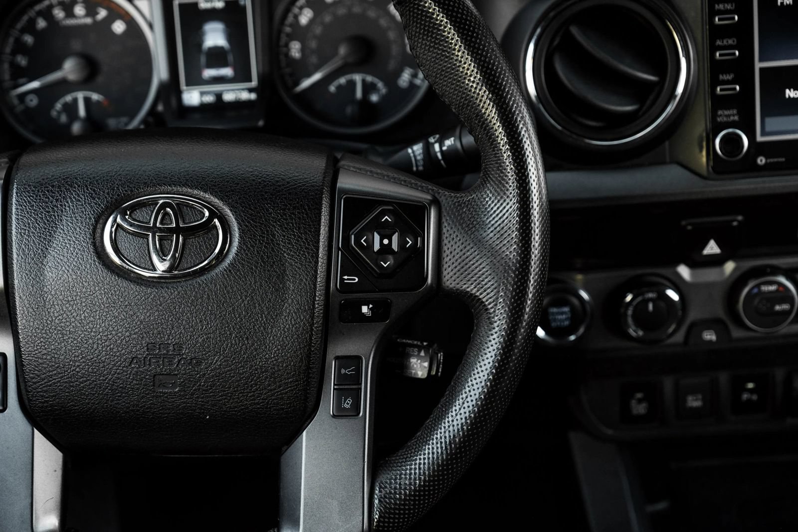 Used 2021 Toyota Tacoma TRD Off-Road w/ Technology Package AWD/4WD image 15