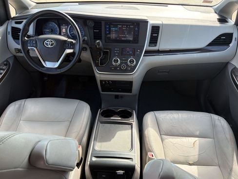 Used 2015 Toyota Sienna XLE Premium FWD image 15
