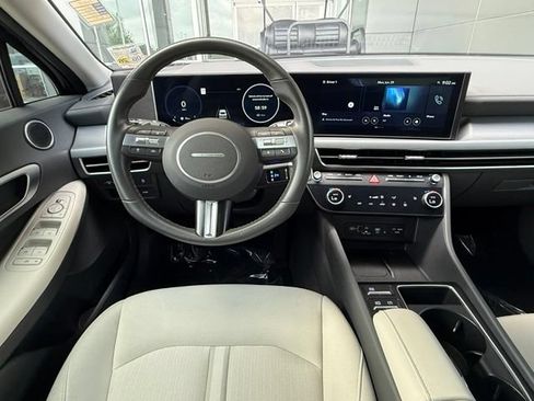Used 2025 Hyundai Sonata SEL FWD image 21