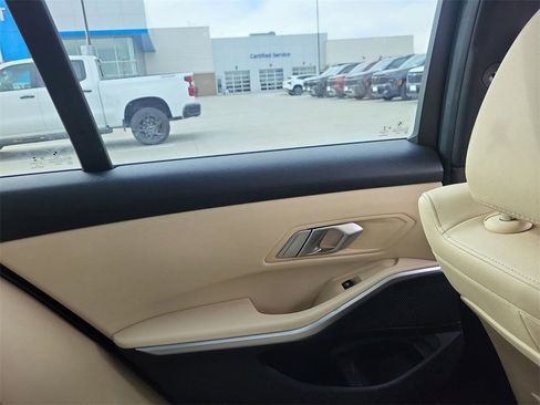 Used 2019 BMW 330i xDrive Sedan w/ Premium Package image 10