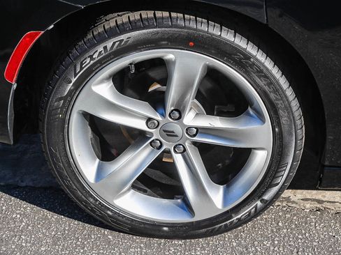 Used 2017 Dodge Charger SXT w/ Plus Group image 9