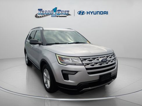 Used 2018 Ford Explorer XLT FWD image 1