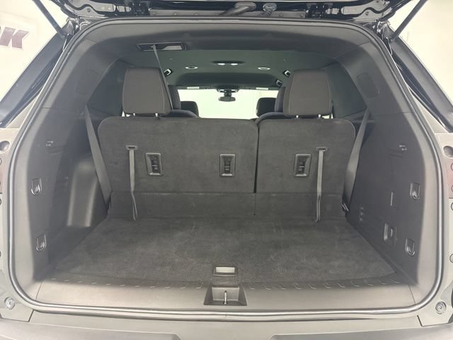 Used 2023 Chevrolet Traverse LT FWD image 27