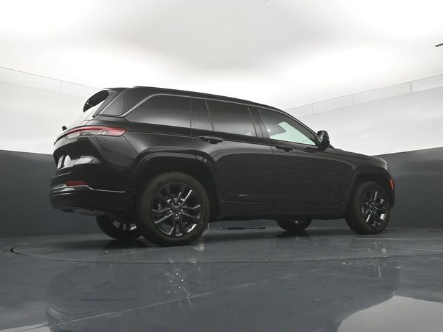Used 2026 Jeep Grand Cherokee Limited AWD/4WD image 24
