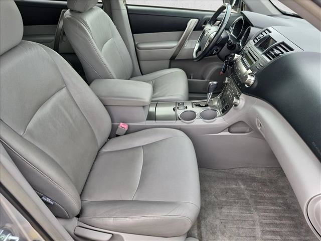 Used 2008 Toyota Highlander Sport w/ Tow Pkg AWD/4WD image 21