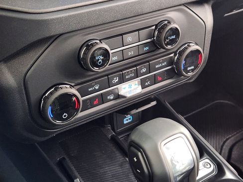 New 2025 Ford Bronco Big Bend image 23