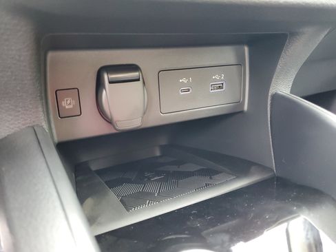 New 2025 Nissan Versa SR w/ Trunk Package image 29