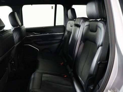 Used 2022 Jeep Grand Cherokee Trailhawk w/ Advanced Protech Group II AWD/4WD image 8