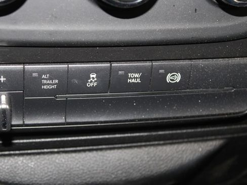 Used 2018 RAM 3500 Tradesman w/ Chrome Appearance Group RWD image 29