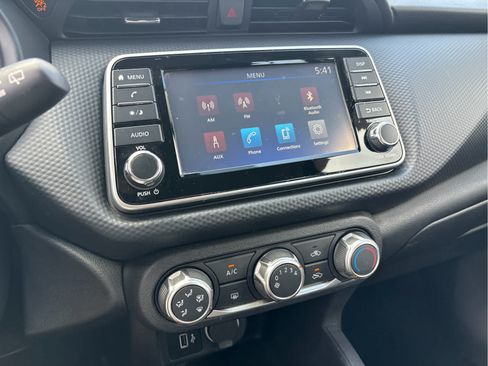 Used 2023 Nissan Kicks S FWD image 10