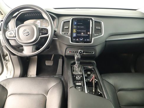 Used 2020 Volvo XC90 T5 Momentum image 18