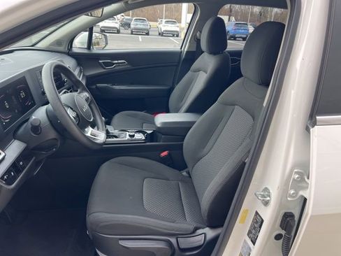 Used 2024 Kia Sportage LX image 17