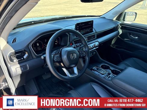 Used 2025 Honda Pilot EX-L image 11