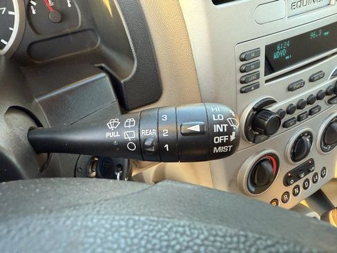 Used 2005 Chevrolet Equinox LT w/ Preferred Equipment Group AWD/4WD image 32