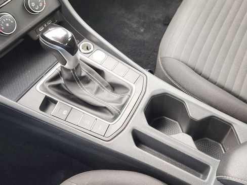 Used 2024 Volkswagen Jetta SE image 18